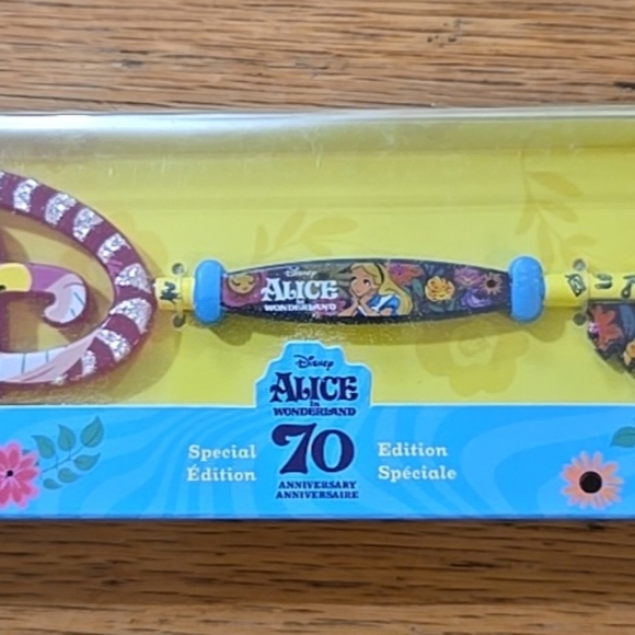 NIB Disney Alice in Wonderland 70th Anniversary Collectible Key Special Edition - Picture 1 of 4
